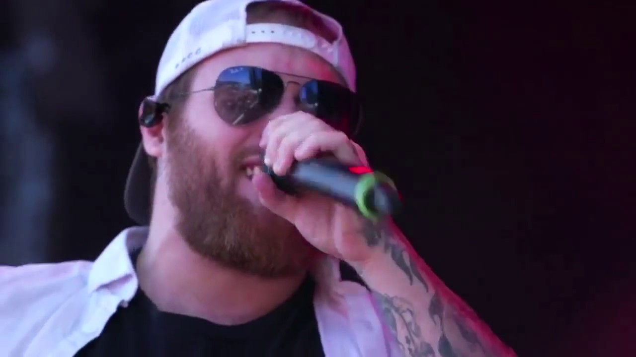Asking Alexandria - Into The Fire (Live Vainstream 2018)