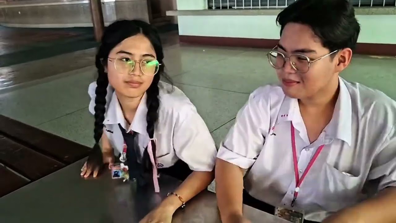 เพื่อนรัก(ไม่)หักเหลี่ยม | โรงเรียนวีรศิลป์ ม.3/2