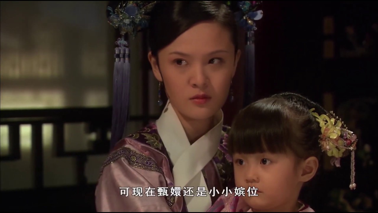 华妃太毒舌,甄嬛未生育就是嫔位,曹贵人生下孩子只是贵人