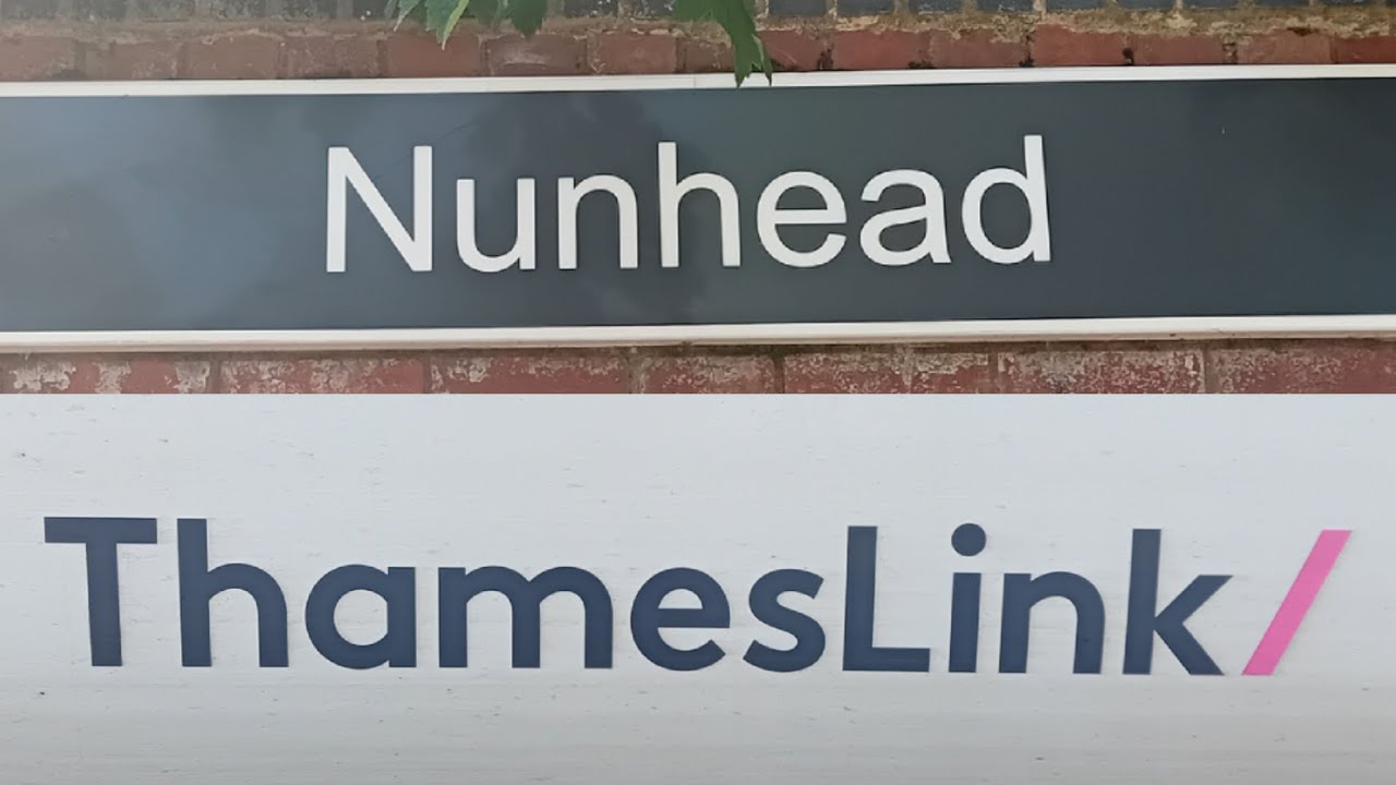 Trains at Nunhead