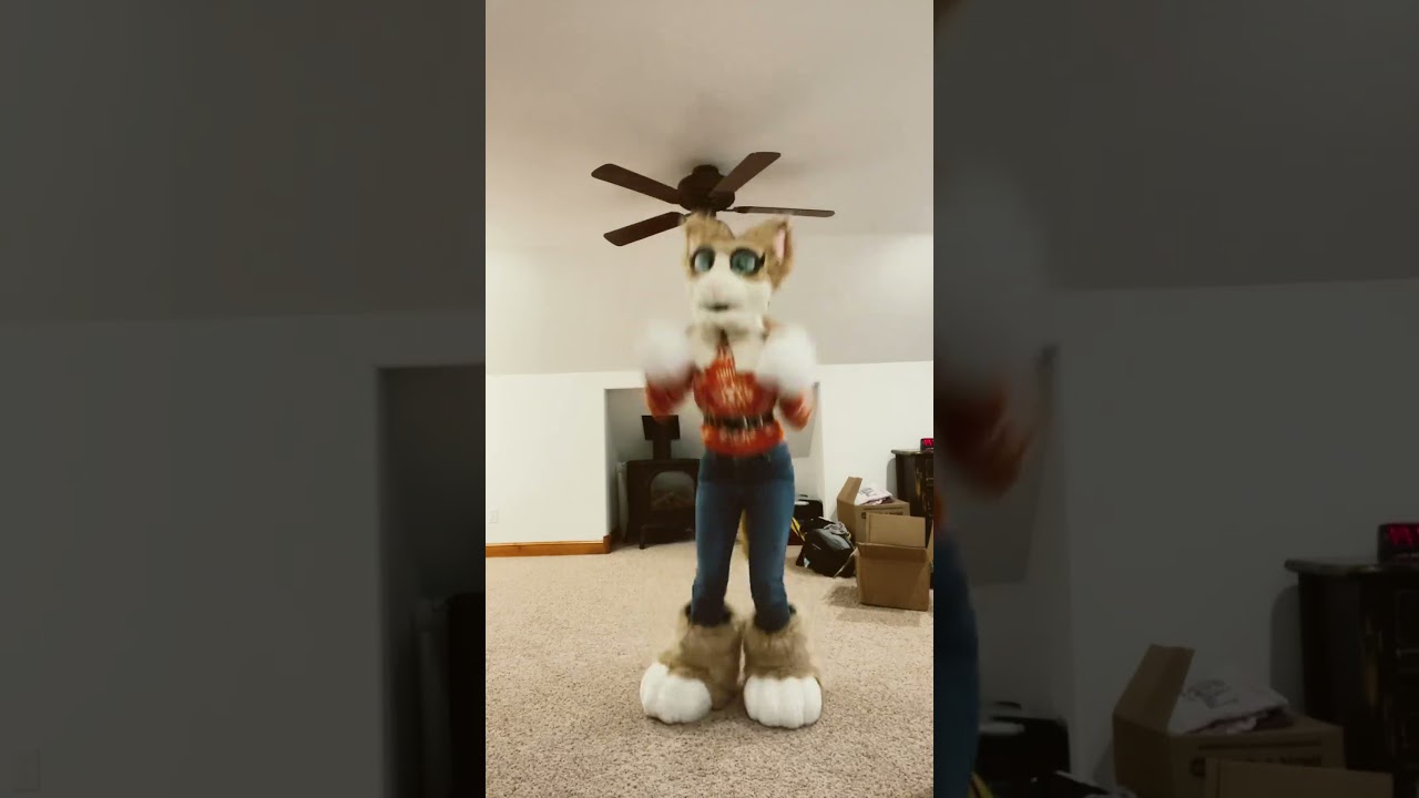 I GOT THE FEET PAWS!!!