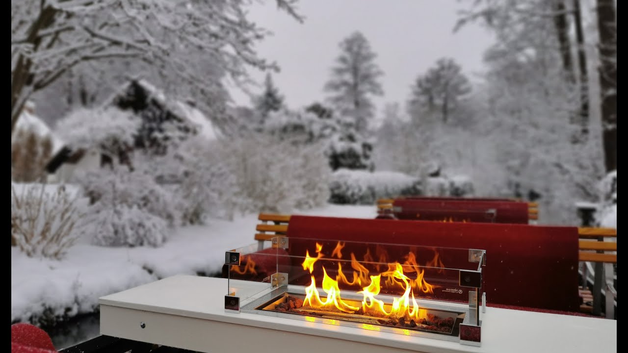Kahnfahrt mit Kamin im Winter, Spreewald Winterlandschaft, Schlangenk&ouml;nig Burg