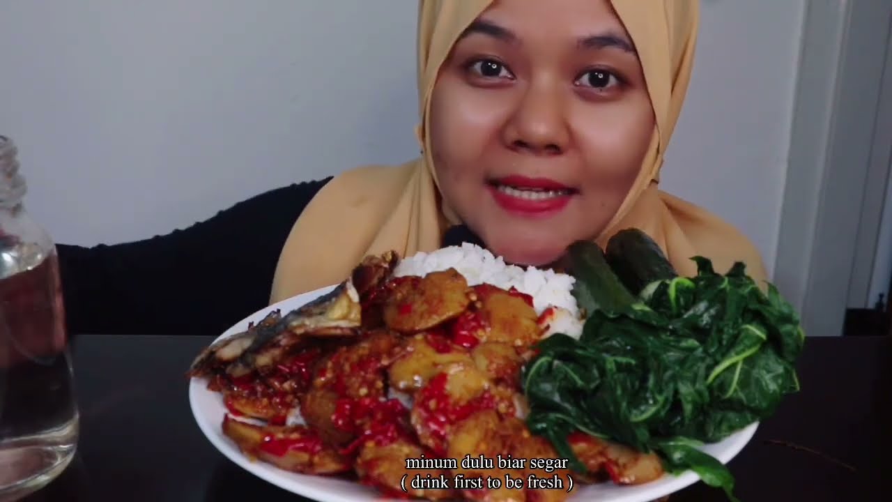 HANYA SEDIKIT DULU!! MAKAN NASI SAMBAL JENGKOL