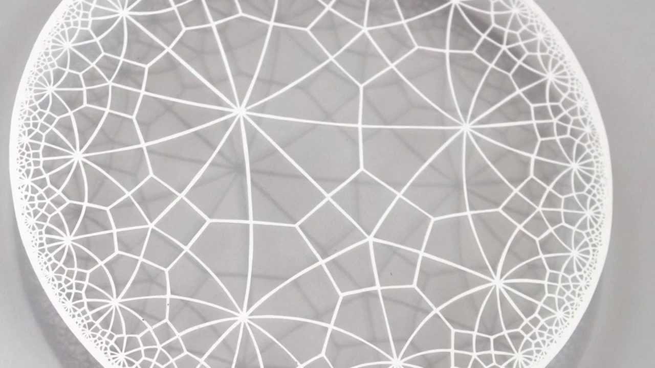 Ruth Mergi - Paper cut artist