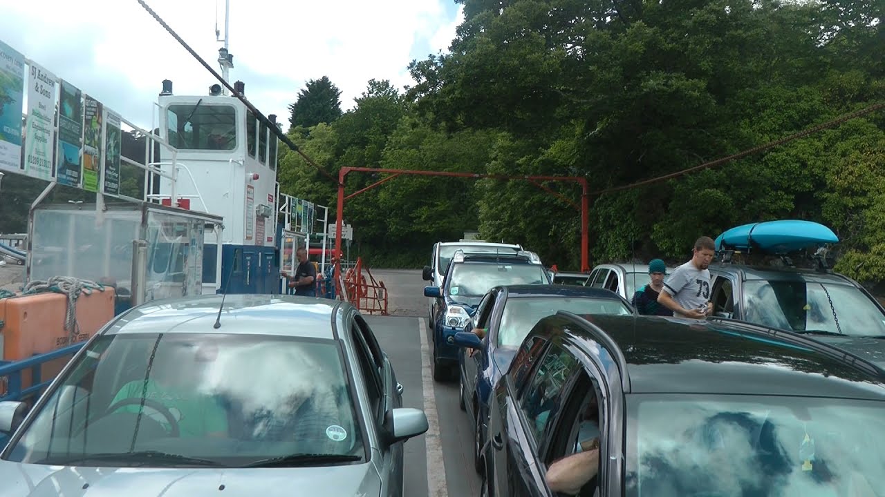 IMPROVED VERSION AVAILABLE - FOLLOW LINK IN DESCRIPTION: Bodinnick to Fowey car ferry in  June 2010