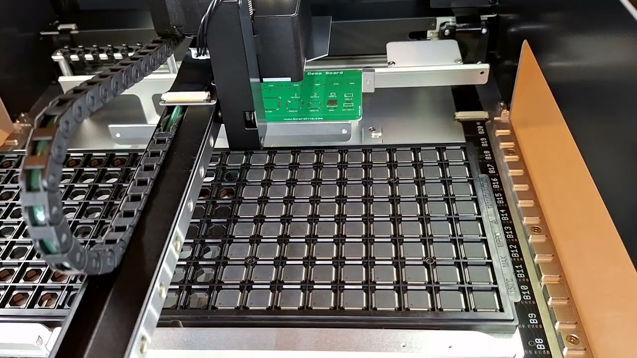 Boarditto2 Pro - TQFP64 and JEDEC Tray - Prototyping Demo
