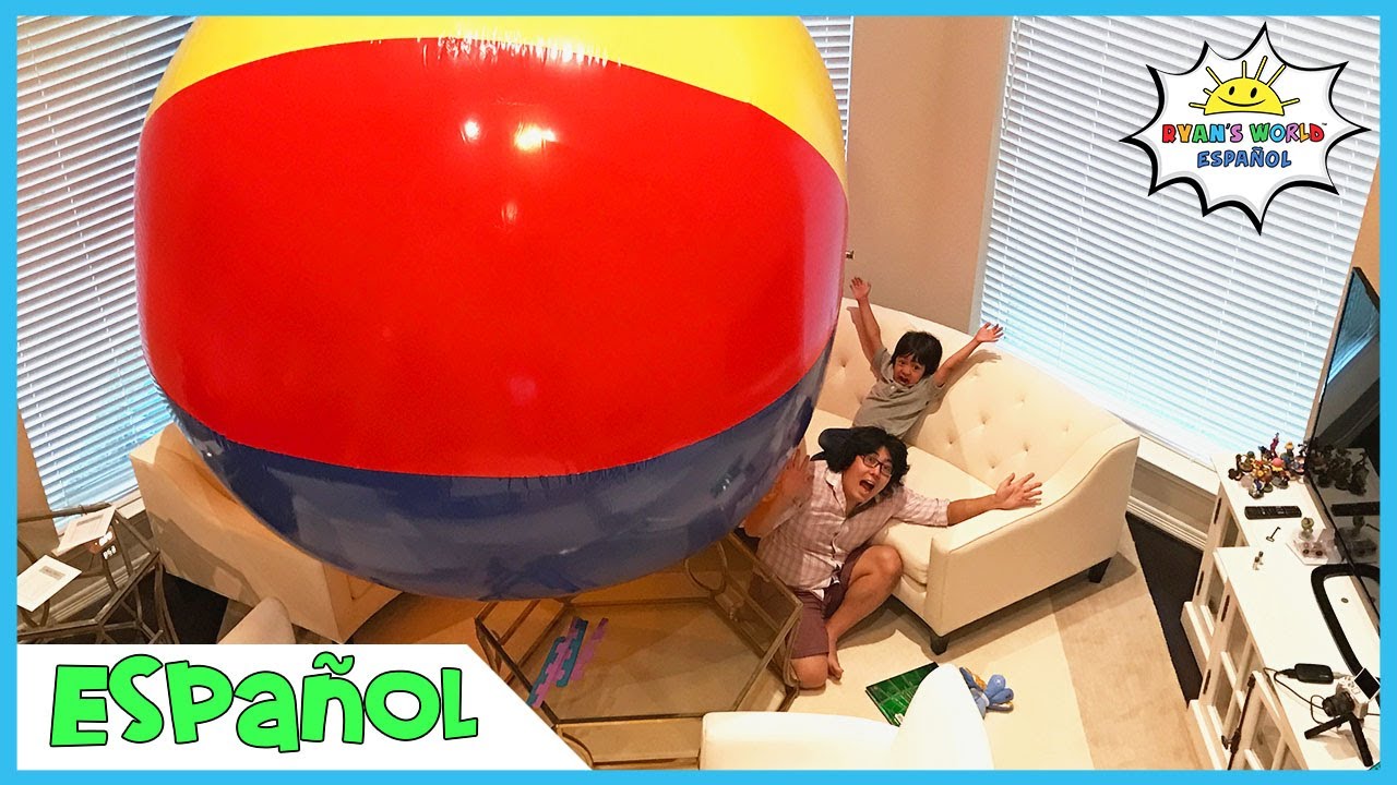 LA BOLA DE PLAYA MÁS GRANDE DEL MUNDO. Actividades familiares con juguetes inflables para niños