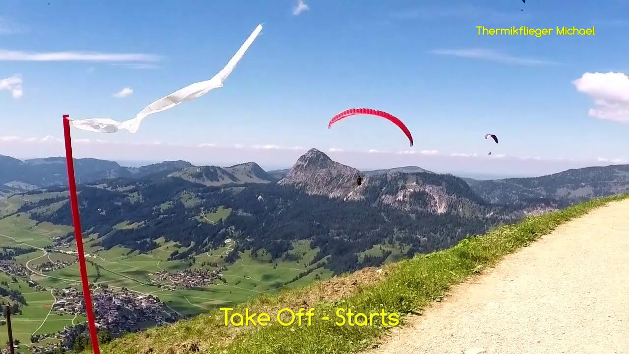 Gleitschirmfliegen am Neunerköpfle im Tannheimer Tal in Tirol
