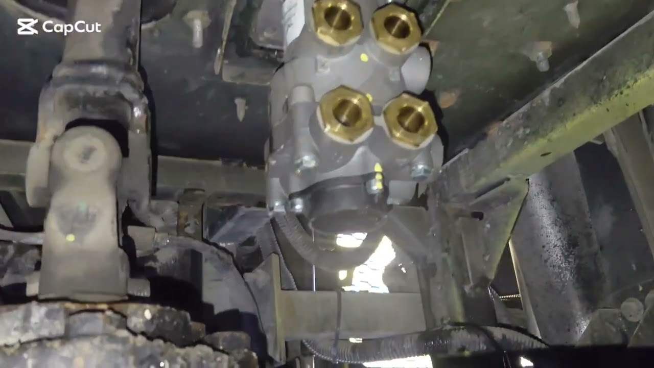 || HOW TO CHANGE || EICHER BS6 BIG BUS | 🚌 | DIESEL ENGINE || MODEL 2023 || BRAKE PEDAL VOLVE ///