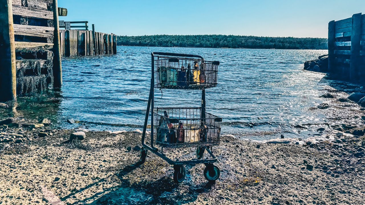 Shopping in the ocean in Shelburne, Nova Scotia! (bottles, phones and more!)