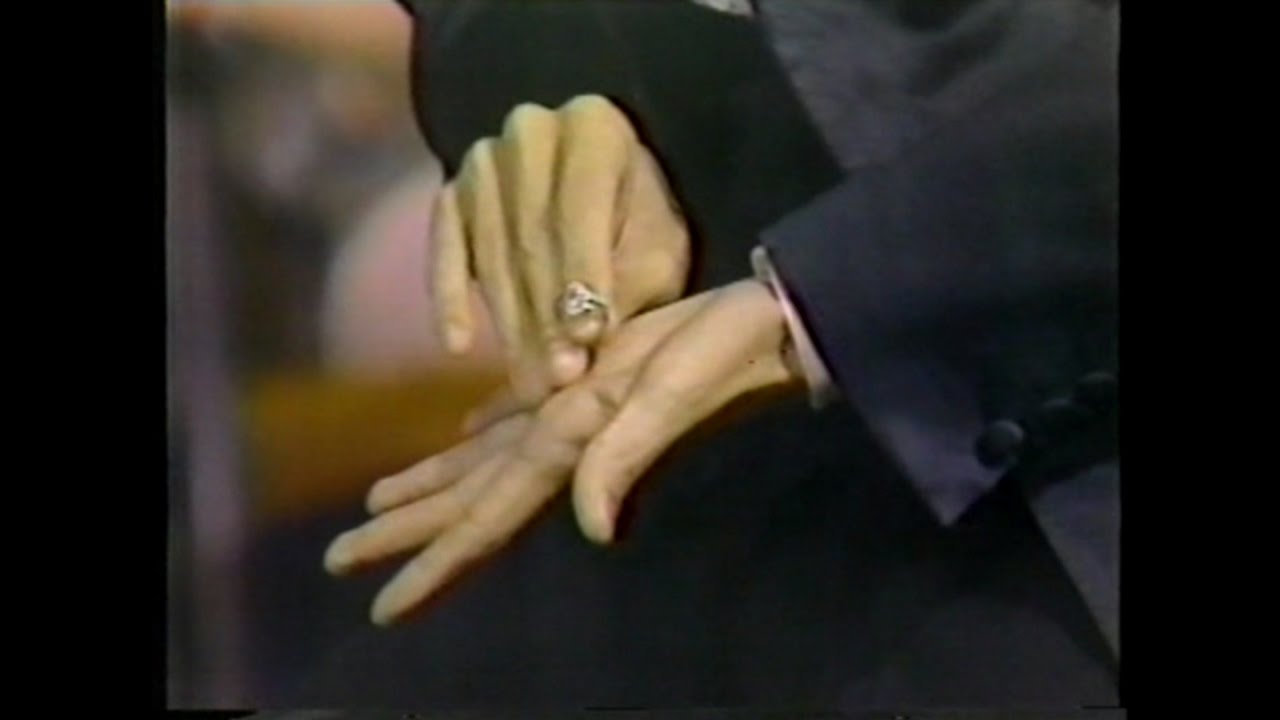 The Magic of David Copperfield With Orson Welles- Ring Flight (Ring To Wallet)