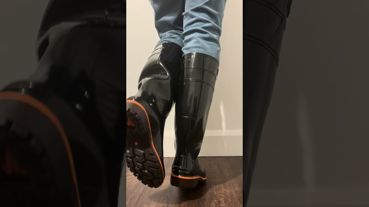 New Zactas rubber boots (with the right size) 