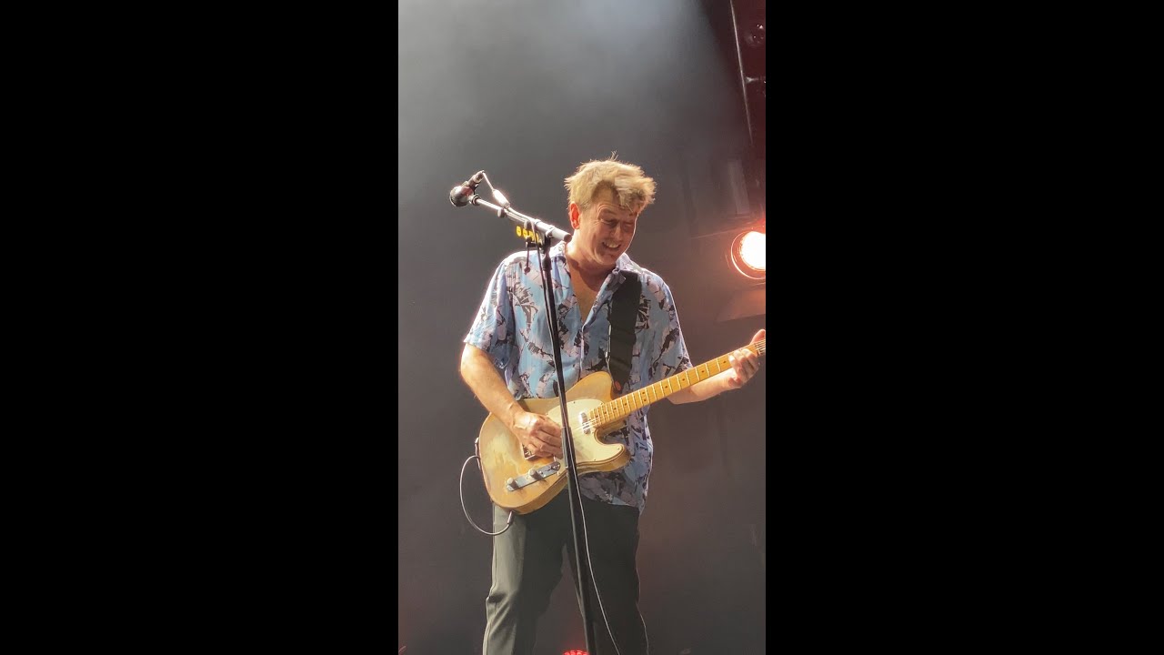 Duman - Kırmış Kalbini Batuhan Mutlugil Solo 2023 Konser (Volkswagen Arena İstanbul) HD