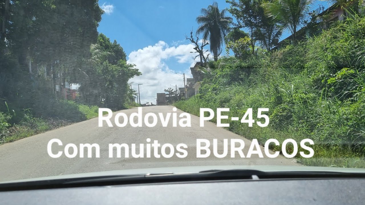 Dirigindo em estrada ruim com muitos buracos, PE45 De Escada para Vitória de Santo Antão" PE..