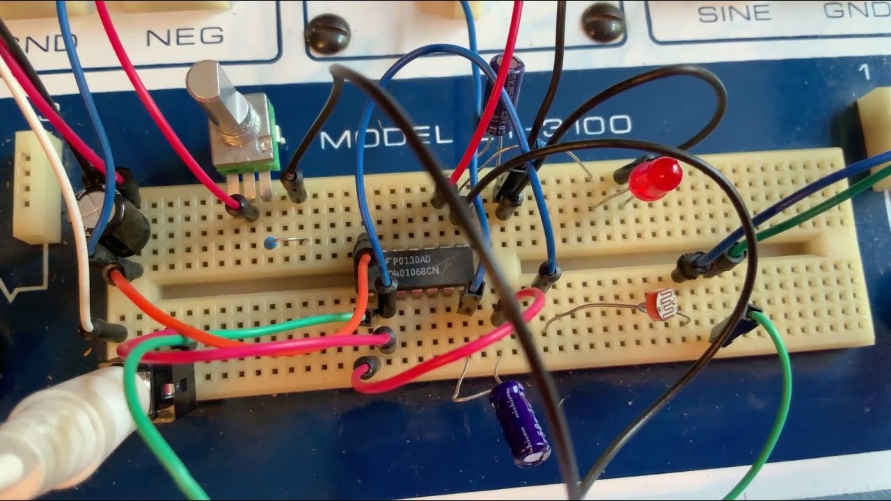 World's easiest oscillator! Introducing the CD40106