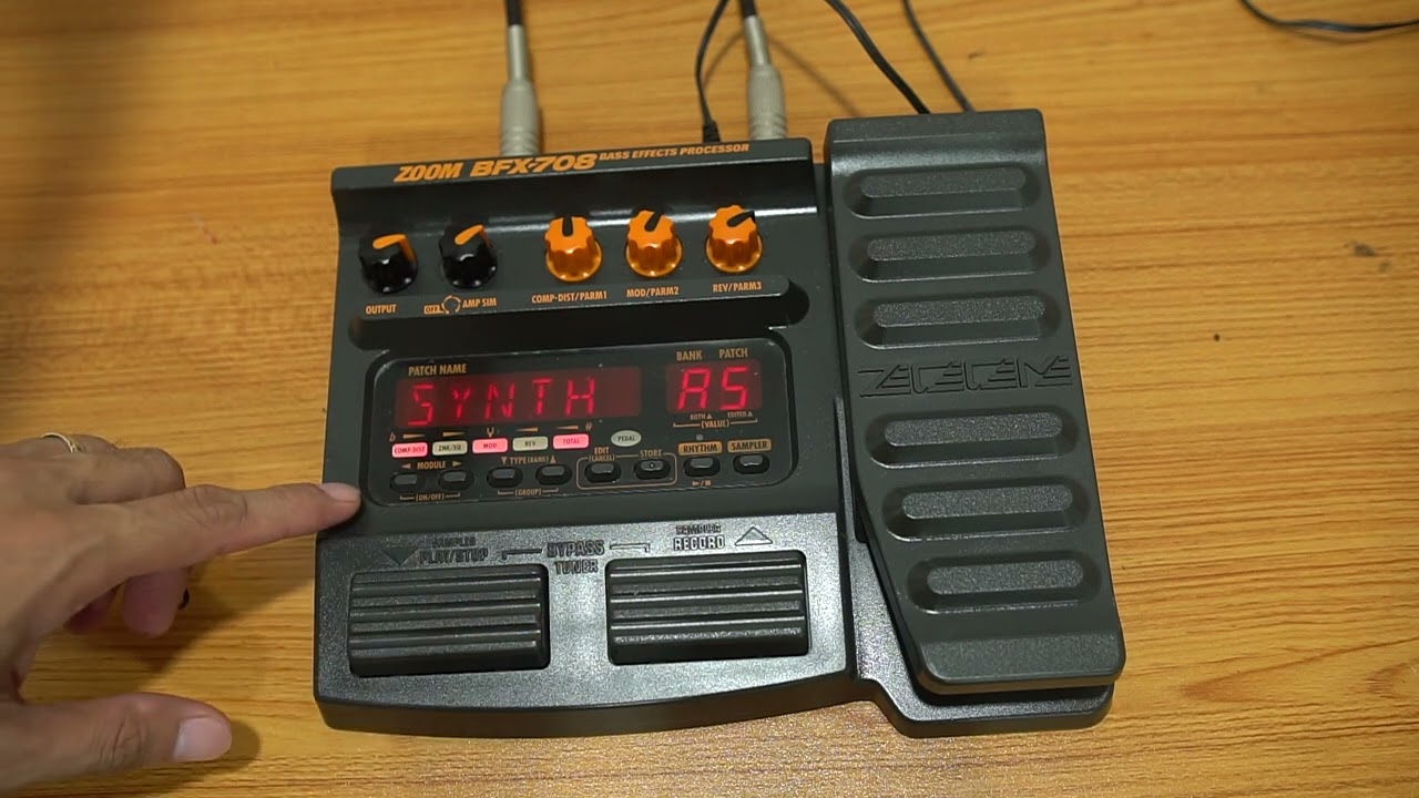 Zoom BFX-708 Bass Guitar Multieffects