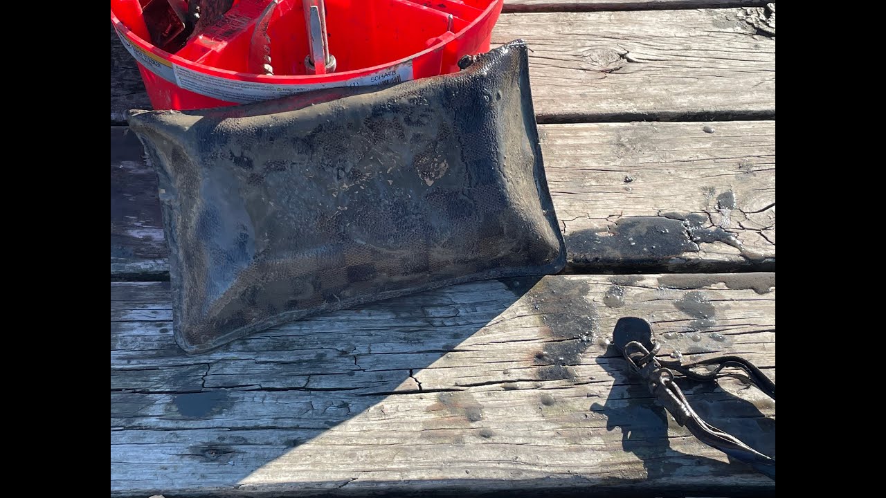 Found PURSE, 2 IPHONES & almost lost the Magnetar TERROR @ The Body Barrel Dock - Day 1!