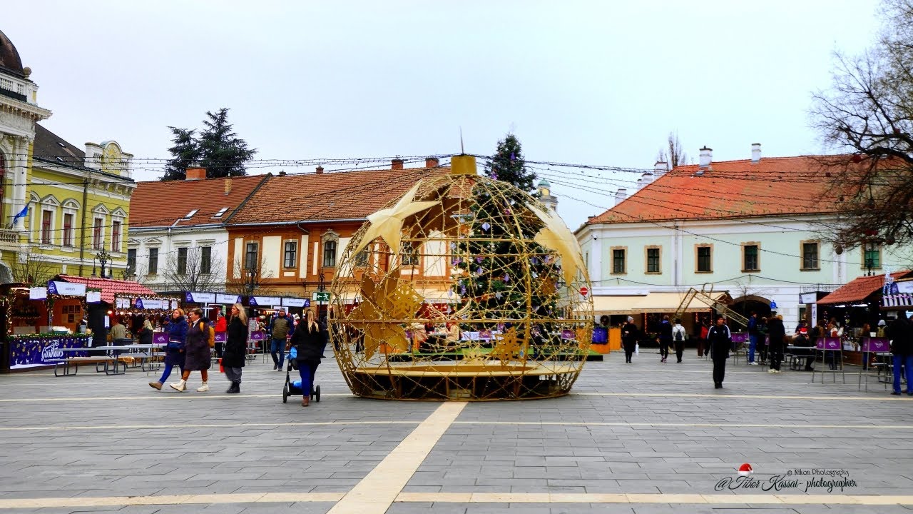 City sightseeing walk in Eger during Advent 2025