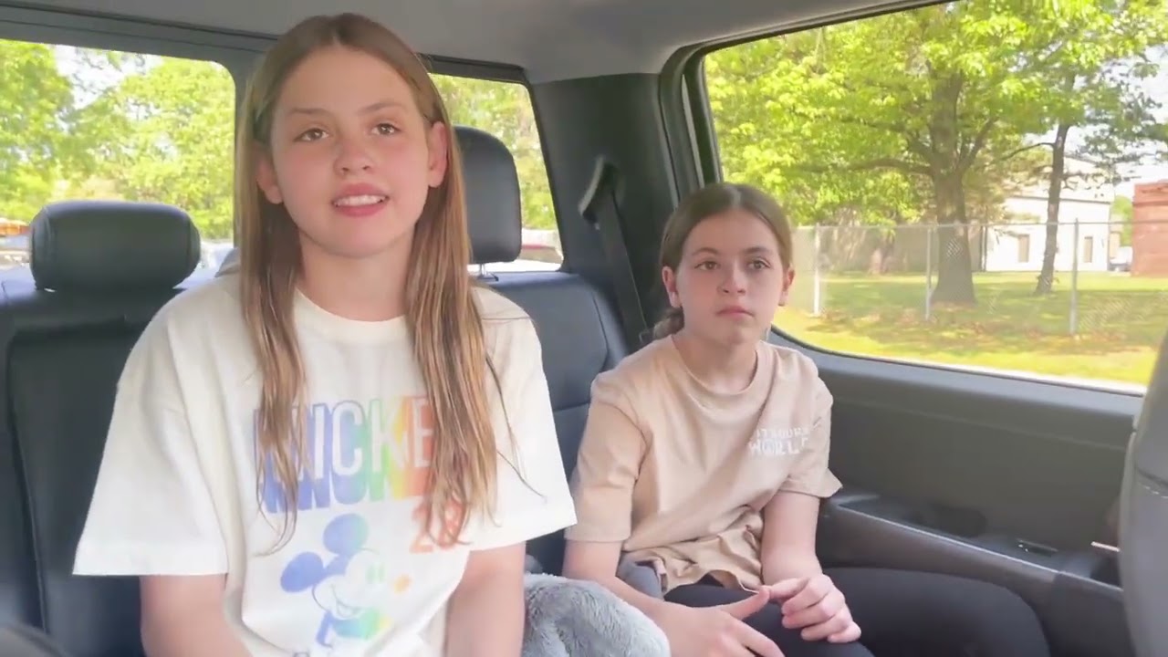 THE FIRST DAY OF SCHOOL VLOG FOR TWINS ANNIE & ALLIE SINCE MID 4TH GRADE! (IT'S BEEN A LONG WHILE!)