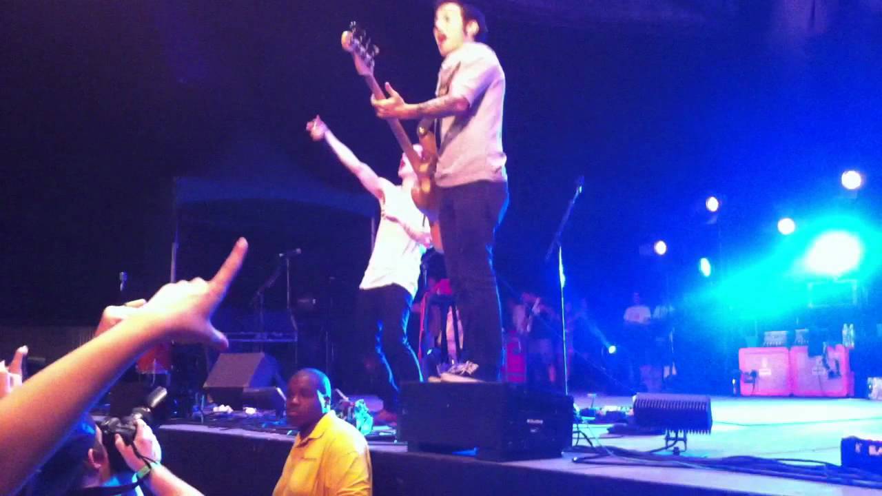 Panic! at the Disco & Pete Wentz - Time to Dance (Central Park 9/1/11)
