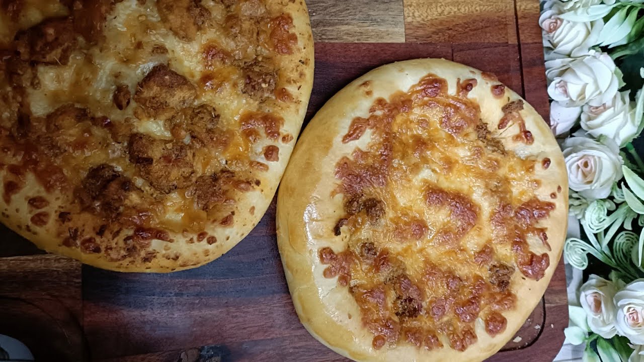 Soft, Cheesy & Delicious Chicken Pide | Turkish Style Pizza