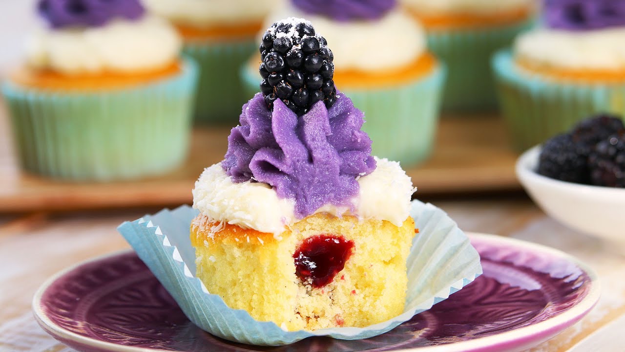 Blackberry Coconut Cupcakes &ndash; Almost Too Pretty To Eat