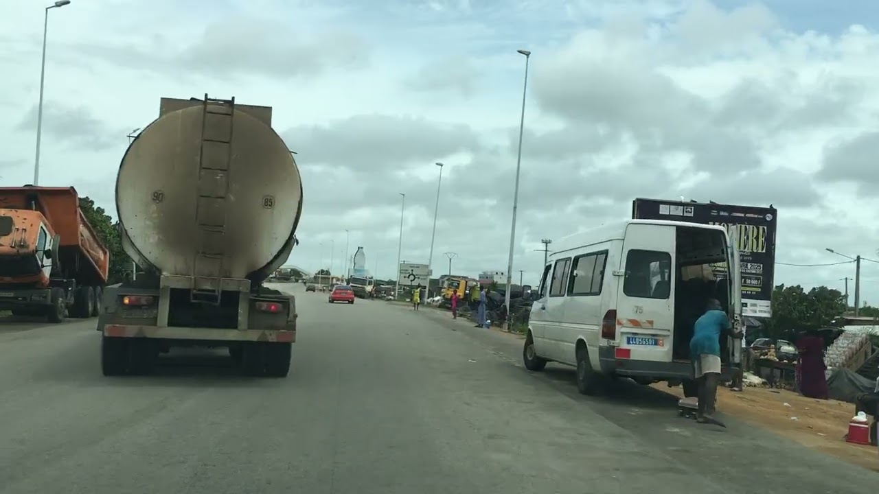 a la découverte de l'échangeur de mondoukou-bassam. Développement actuel de Bassam sur l'autoroute.