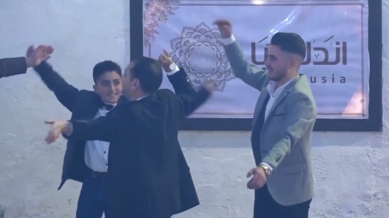 ملكتم فؤادي في شرع الهوى♥️🎤