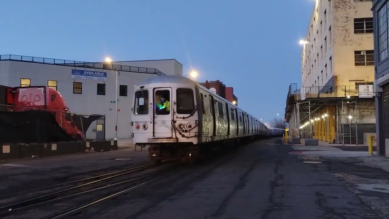 Boxcar/Scrap R46 #8067/#5712 traveling down 1st Avenue 