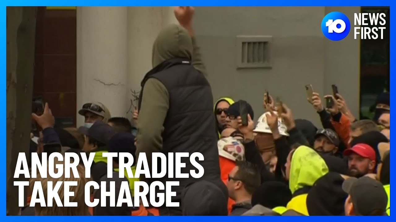 Angry Tradies Protest | 10 News First