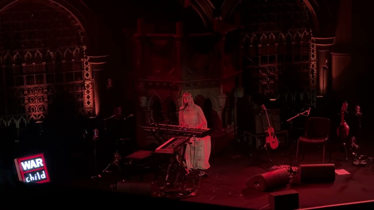 aurora in union chapel london 10/12/25