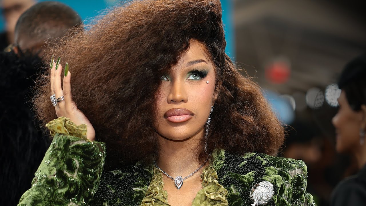 Cardi B STRUGGLES With the Met Gala Steps!
