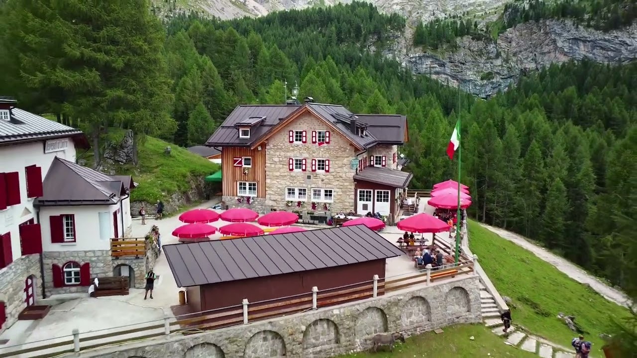 Rifugio e Malga Contrin da Penia o Alba di Canazei