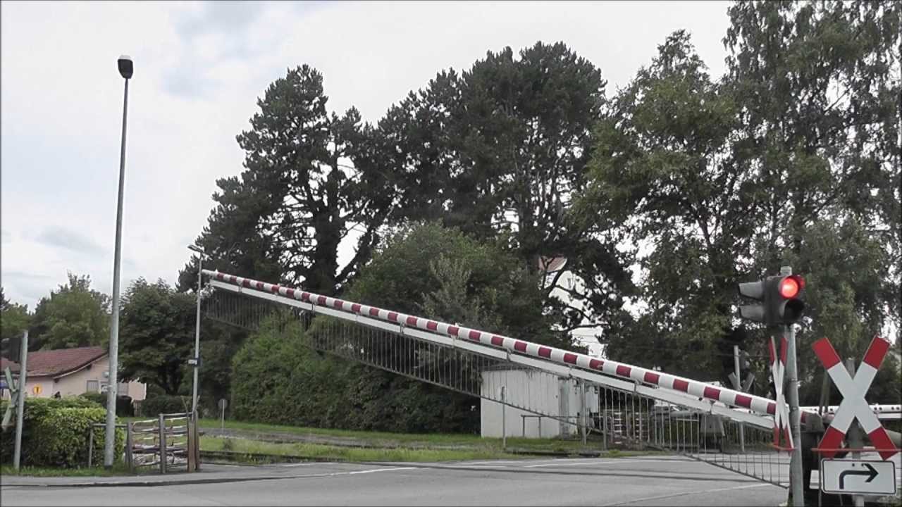 BÜ Utting am Ammersee :: Mechanische Vollschranke mit Lichtzeichen [1080p]