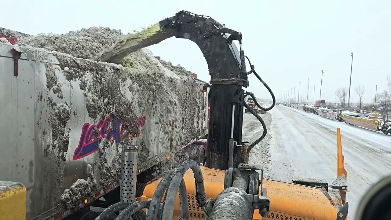 Déneigement à Montréal avec souffleuse Larue