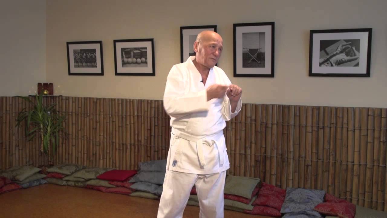 Зарядка с Мирзаахматом Норбековым: гимнастика для глаз