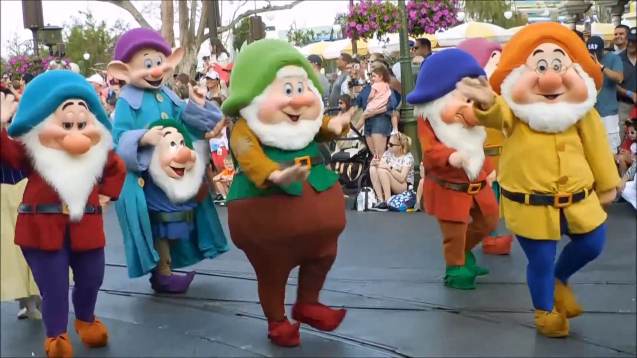Disney Festival Of Fantasy Parade 2018