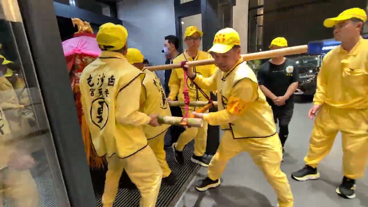 一個縫隙都沒有~！媽祖婆在員林中華賓士起駕後...直直往後退......-2026白沙屯媽祖往北港進香（2）
