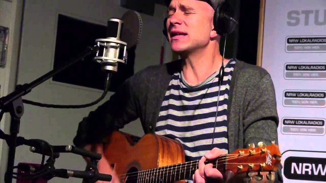 MIKA   Celebrate acoustic