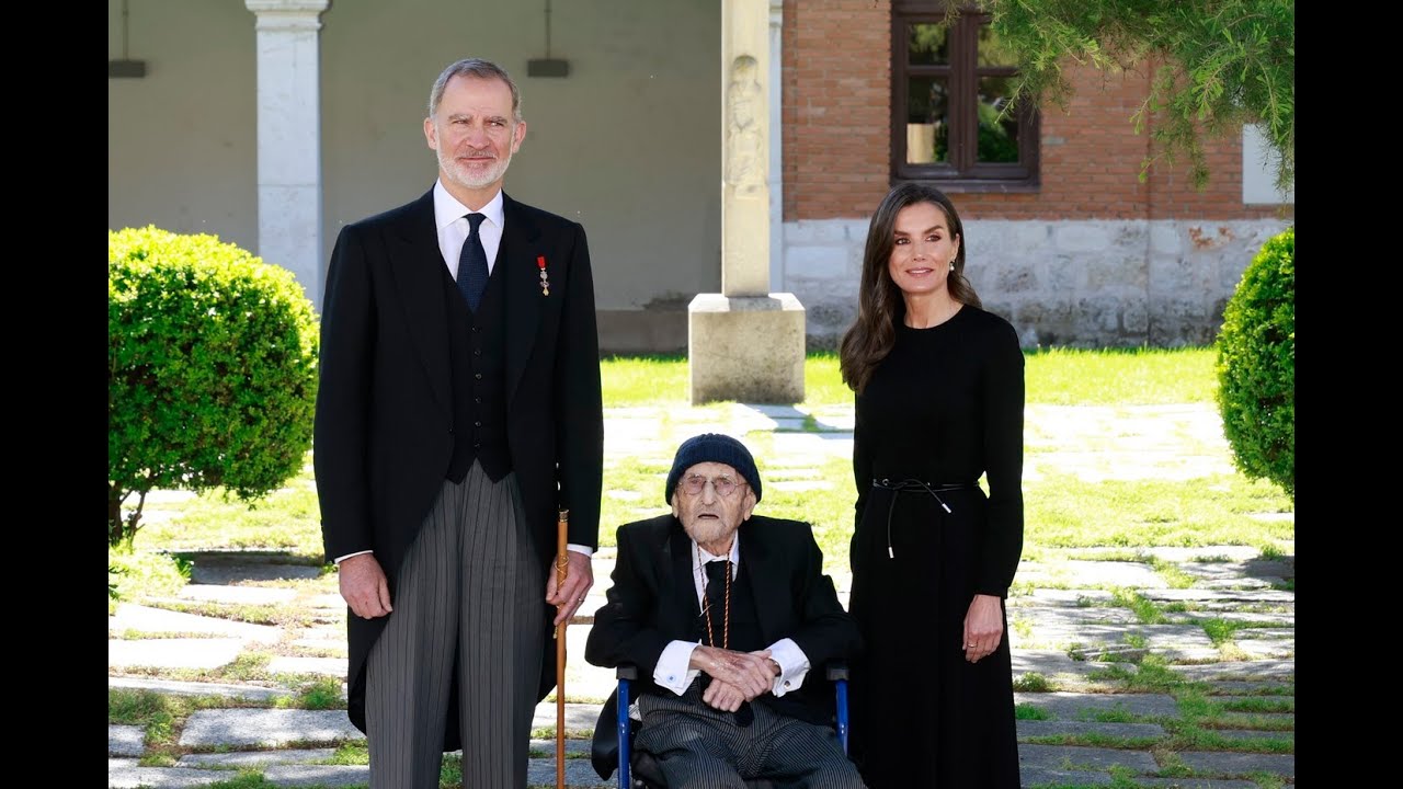 SS.MM. los Reyes hacen entrega del Premio  “Miguel de Cervantes” 2024, otorgado a Álvaro Pombo