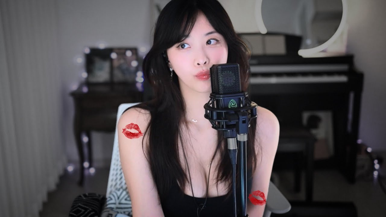 ASMR l Talking & Lip sounds🌸