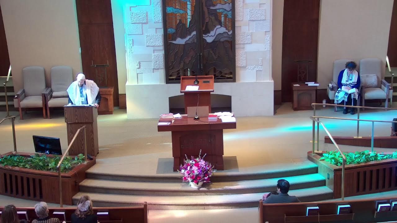 Shabbat morning services at Adath Israel Cincinnati
