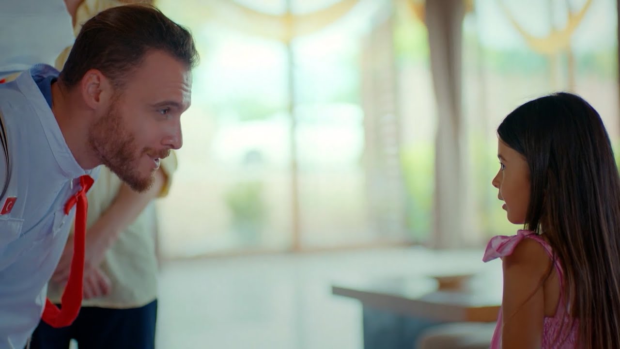 Serkan emociona com um gesto inesquecível para a sua filha | ¿Sera Isso Amor? | TNT Novelas Brasil