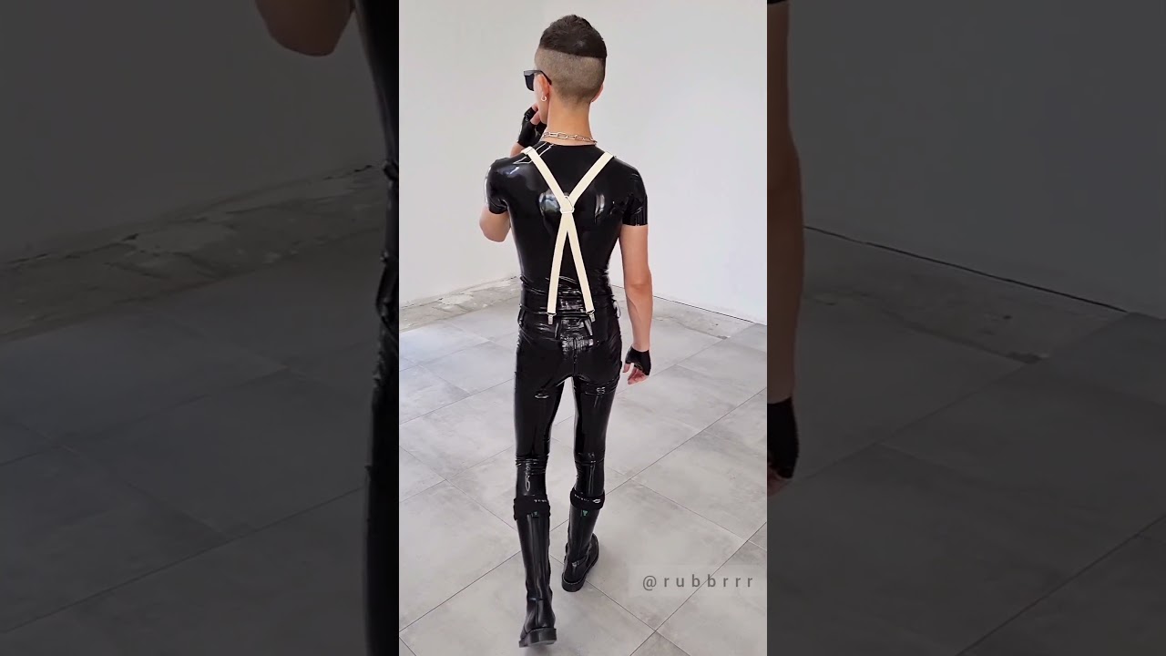 🖤🤍 #latex #rubber #rubberboy #leatherman #gayrubber