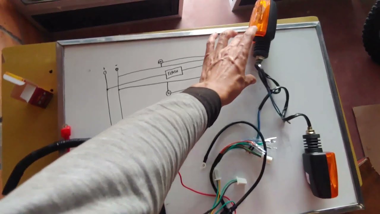 Circuito de Direccionales en motos  (Esquema electrico  y posibles fallas)Bien explicado