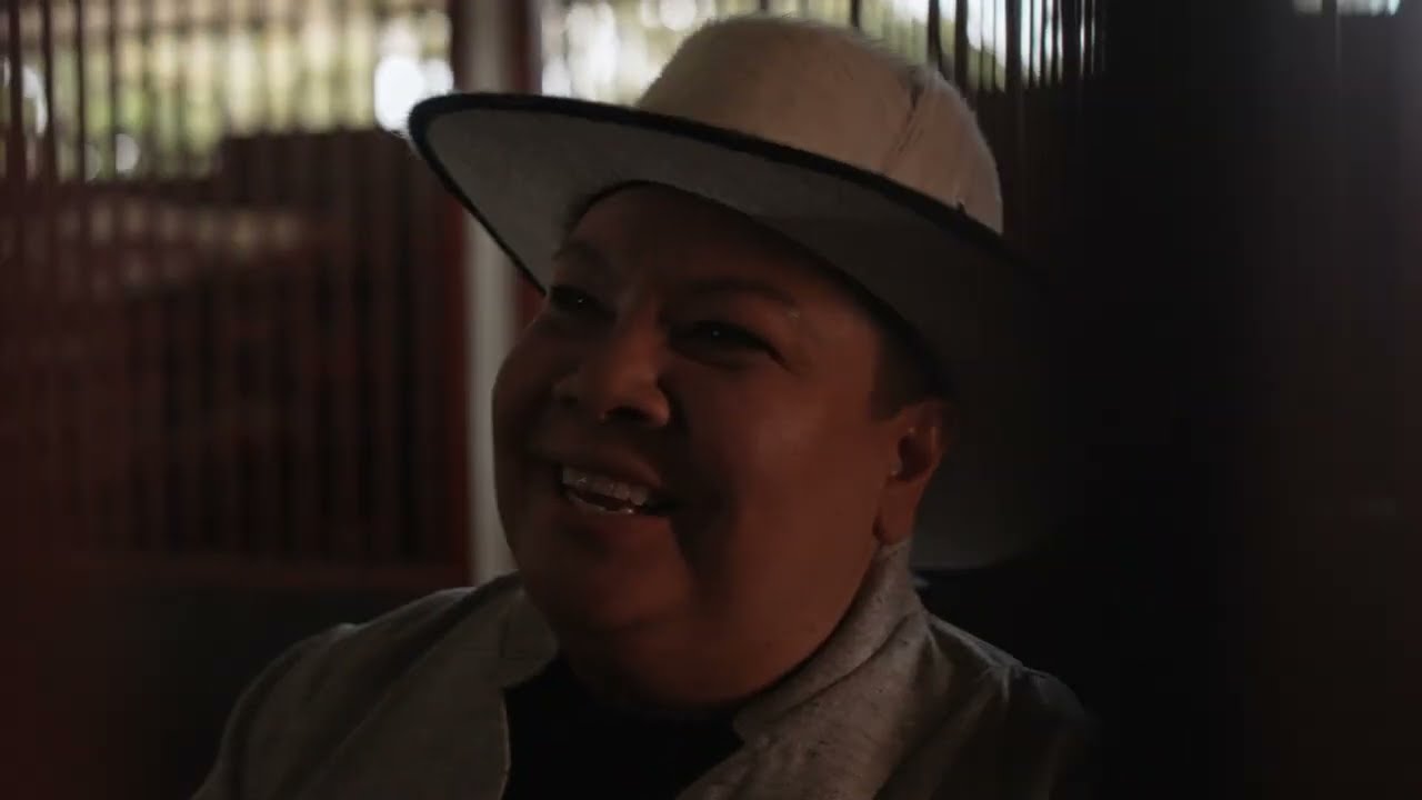Se me va la mitad - Leon Cruz - Video Oficial