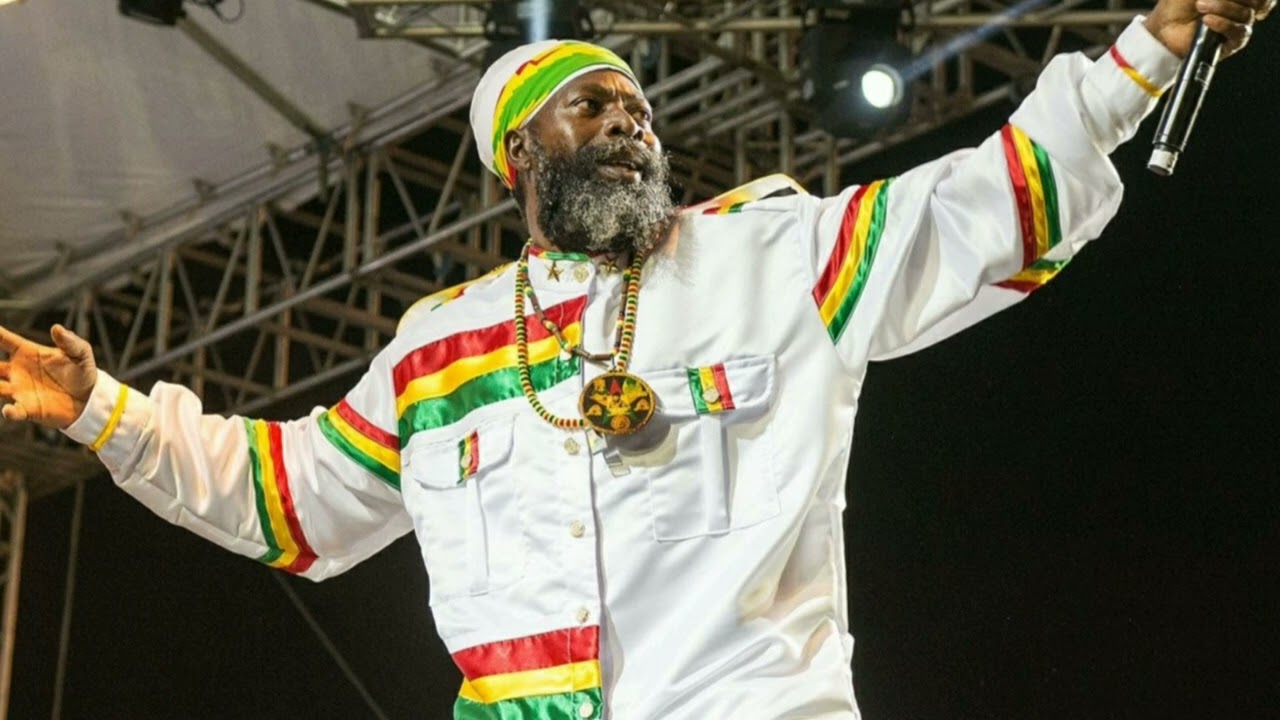 Capleton - No Carbon Copy A Fi Fly Out Riddim