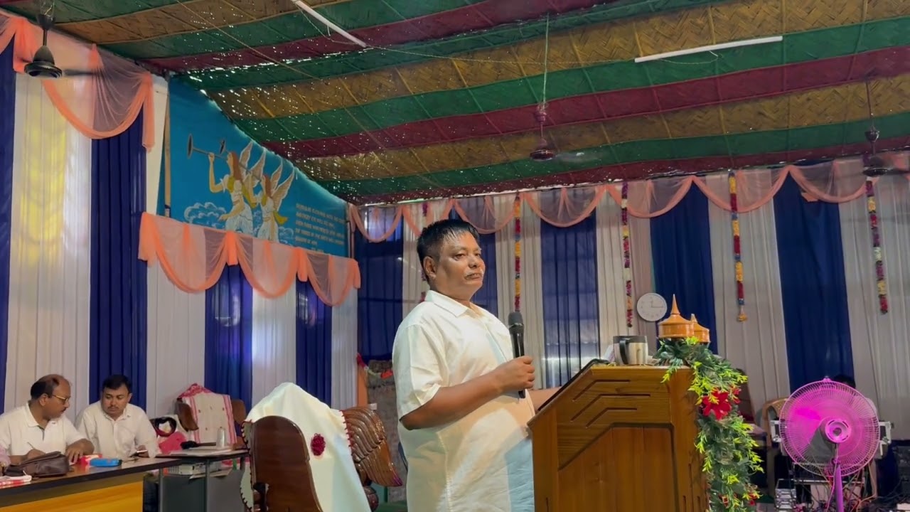 যি সকলৰ নাম সেই মেৰ-পোৱালিৰ জীৱন পুস্তকত লিখা আছে, তেওঁলোকেহে ভিতৰত প্ৰৱেশ কৰিব৷