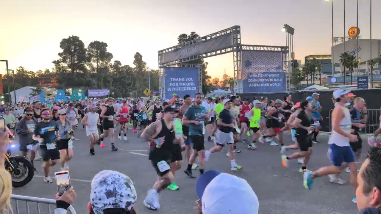 LA Marathon 2026; First group leaving the starting line