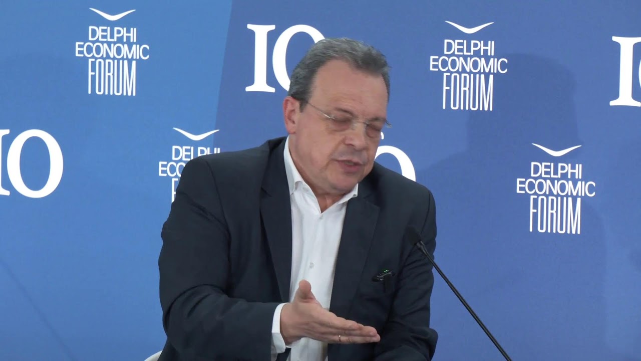 Συζήτηση Σωκράτη Φάμελλου, με τη δημοσιογράφο Δήμητρα Κρουστάλλη, στο 10ο Delphi Economic Forum